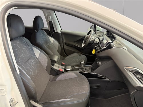 PEUGEOT 2008 1.2 puretech Signature s&s 82cv