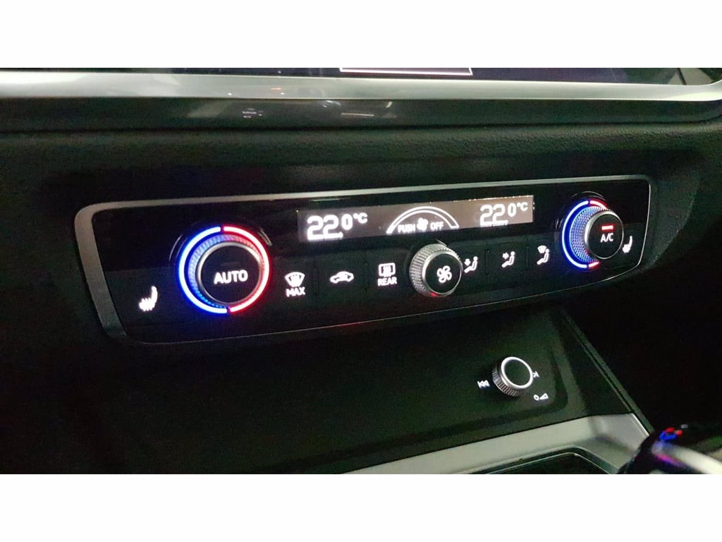 AUDI Q3 35 1.5 tfsi mhev business advanced s-tronic
