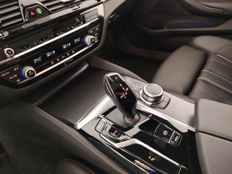 BMW 530d touring mhev 48v xdrive luxury auto