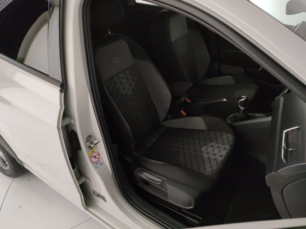 VOLKSWAGEN Taigo 1.0 tsi r-line 110cv