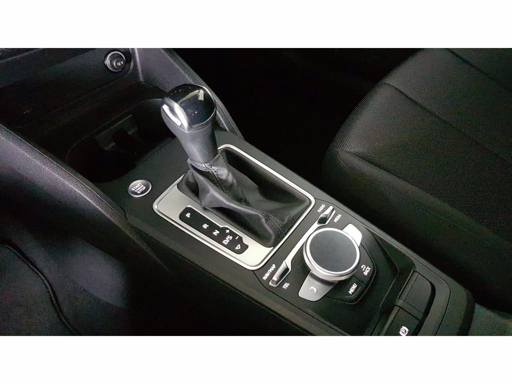 AUDI Q2 30 2.0 tdi business s-tronic