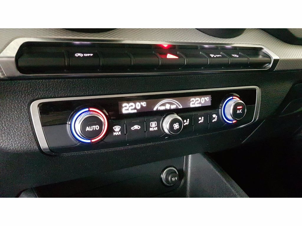 AUDI Q2 30 2.0 tdi business s-tronic
