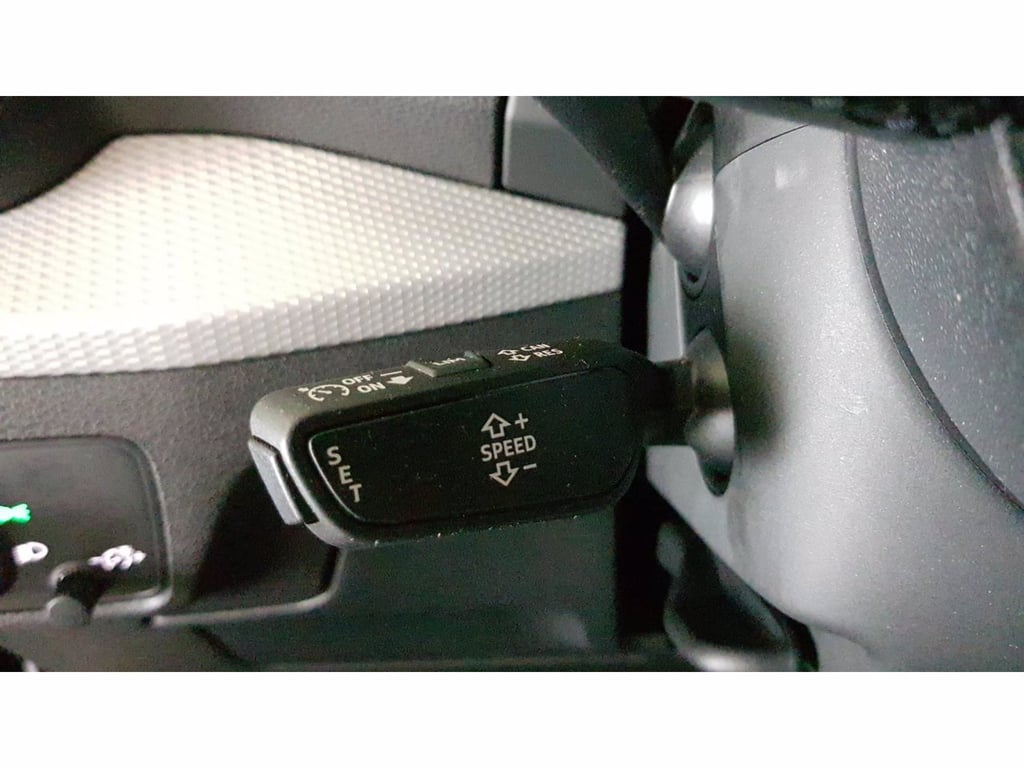 AUDI Q2 30 2.0 tdi business s-tronic