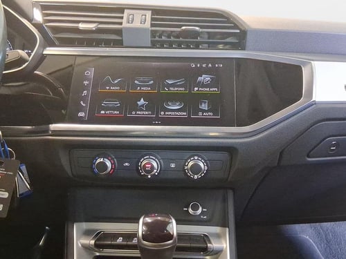 AUDI Q3 35 2.0 tdi s-tronic