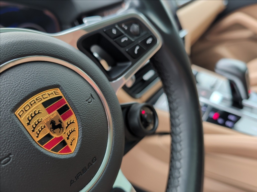 PORSCHE Cayenne Coupe 3.0 e-hybrid Platinum Edition tiptronic