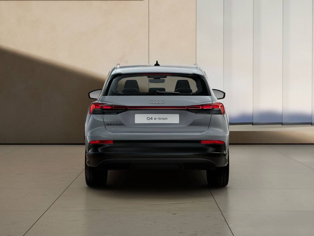 AUDI Q4 e-tron performance business 286cv