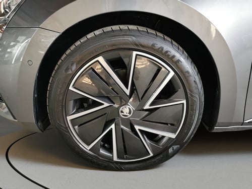 SKODA Superb wagon iv 1.4 tsi phev sportline dsg