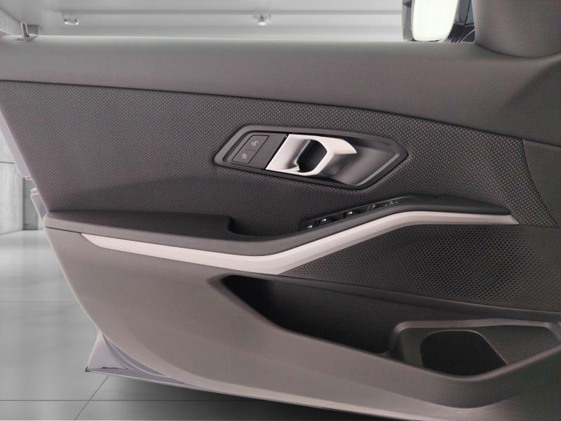 BMW 320d mhev 48v auto