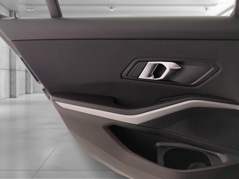 BMW 320d mhev 48v auto
