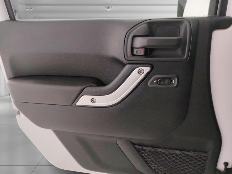 JEEP Wrangler unlimited 2.8 crd sahara auto e6