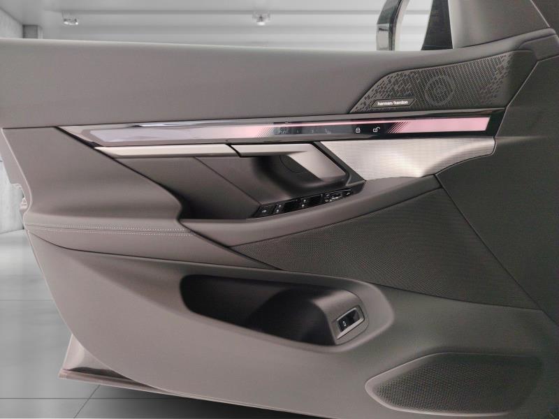 BMW I5 touring xdrive40