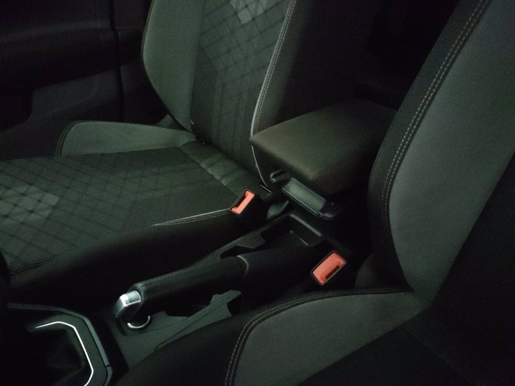 VOLKSWAGEN Taigo 1.0 tsi r-line 110cv
