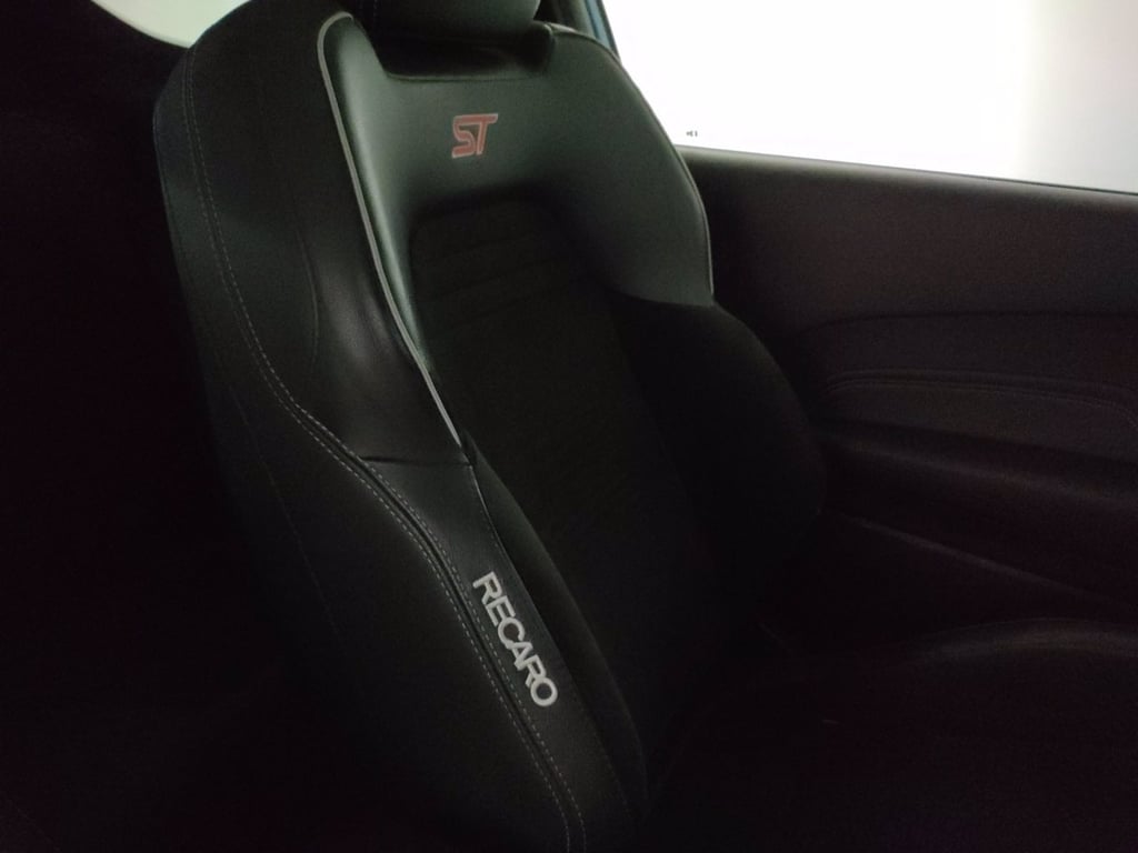 FORD Fiesta 3p 1.5 st s&s 200cv