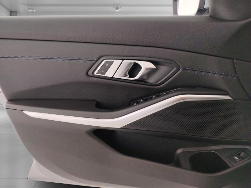 BMW 330d touring mhev 48v xdrive msport auto