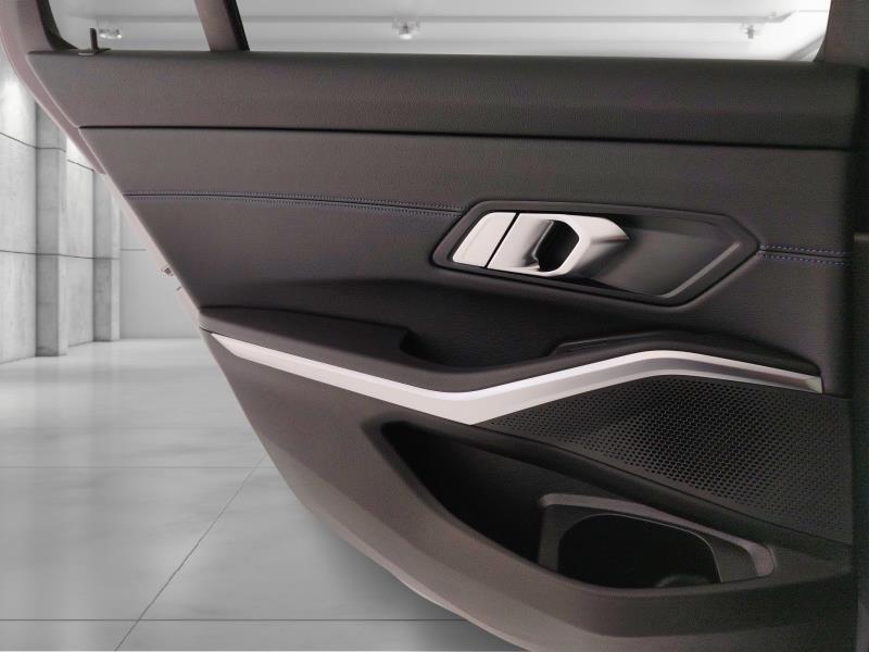 BMW 330d touring mhev 48v xdrive msport auto