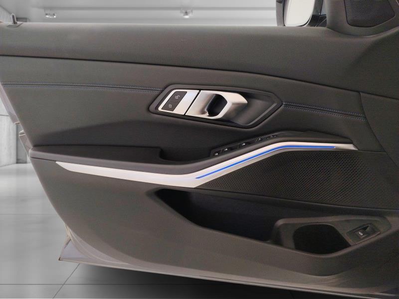 BMW 320d touring mhev 48v xdrive msport auto