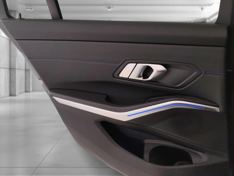 BMW 320d touring mhev 48v xdrive msport auto