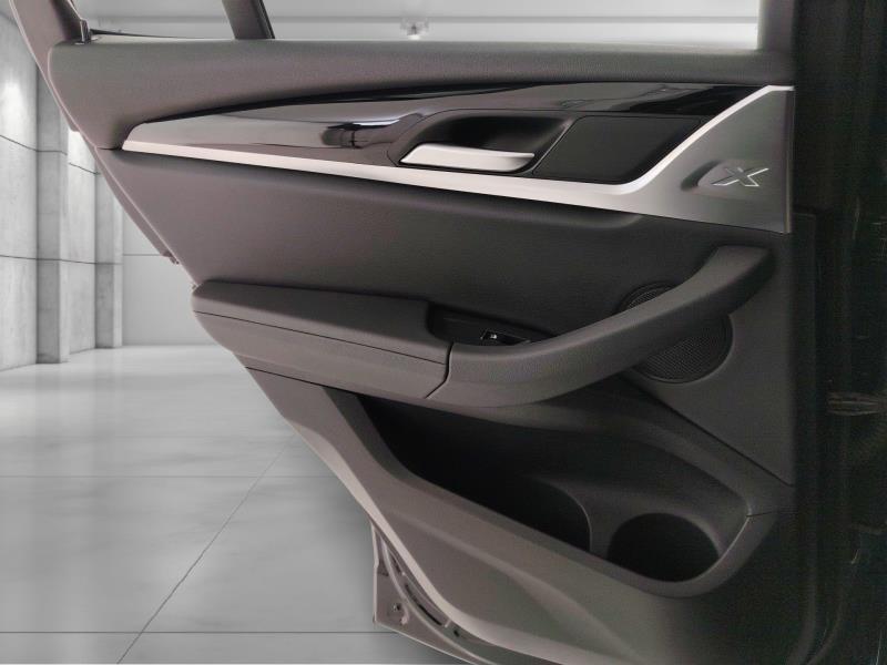 BMW X3 sdrive18d mhev 48v auto
