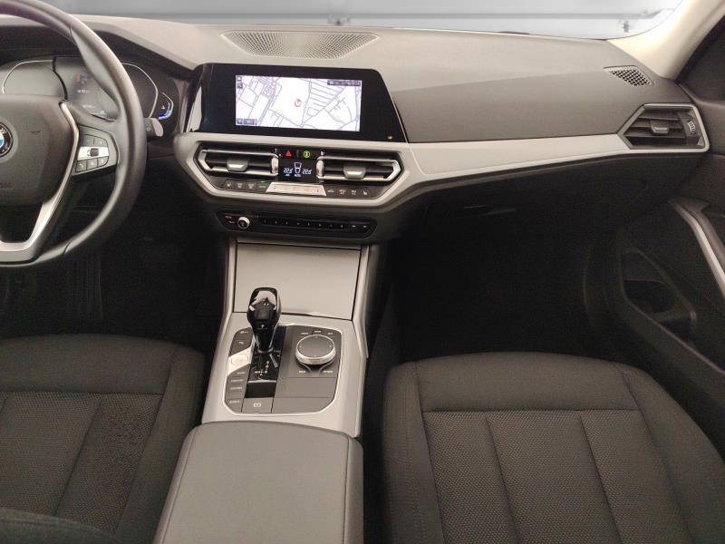 BMW 320d touring mhev 48v xdrive sport auto