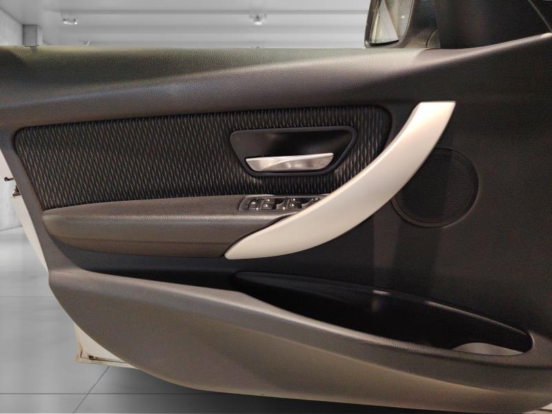 BMW 318d touring business advantage auto