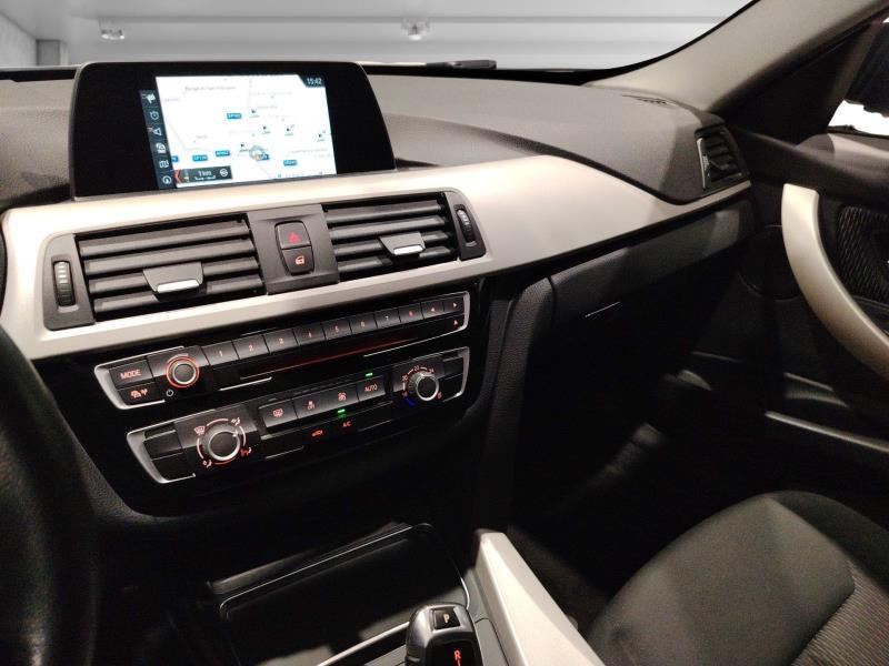 BMW 318d touring business advantage auto
