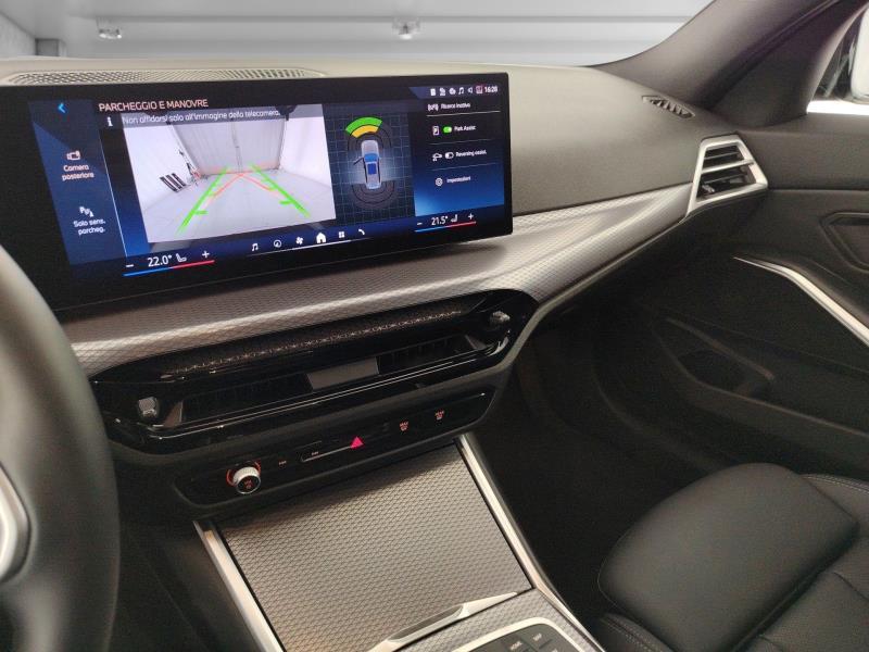 BMW 320d touring mhev 48v xdrive msport auto