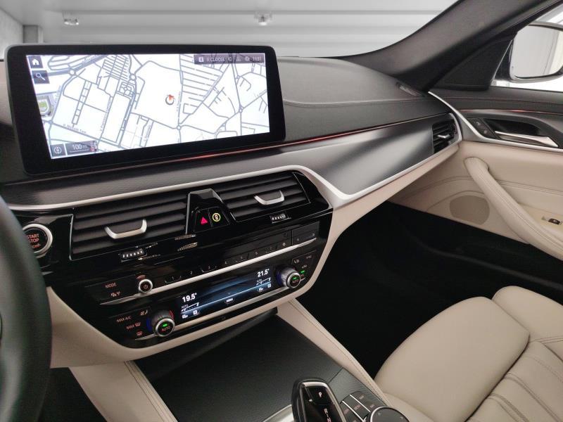 BMW 520d touring mhev 48v xdrive msport auto