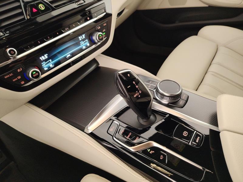BMW 520d touring mhev 48v xdrive msport auto