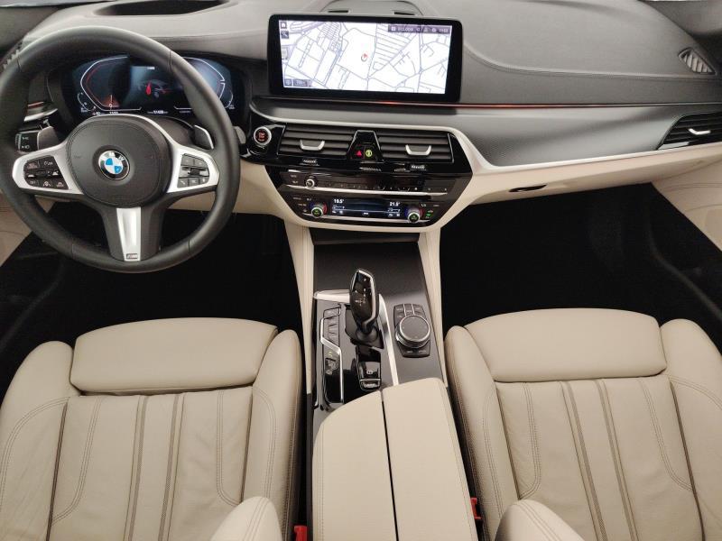 BMW 520d touring mhev 48v xdrive msport auto