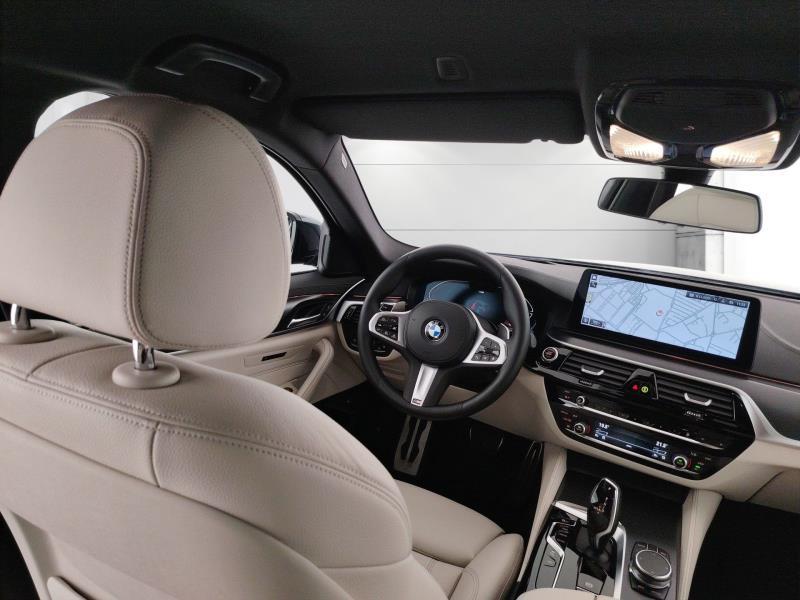 BMW 520d touring mhev 48v xdrive msport auto