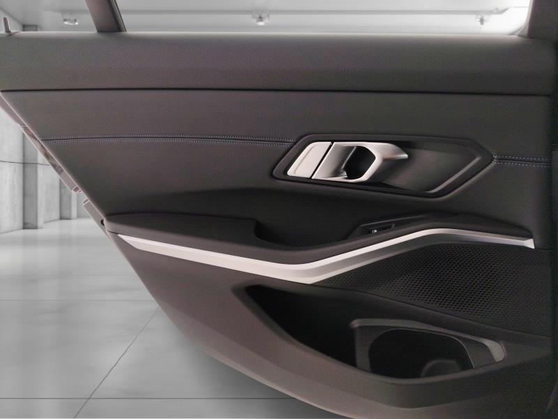 BMW 320d touring mhev 48v xdrive msport auto
