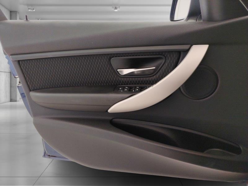 BMW 320d touring xdrive business advantage auto