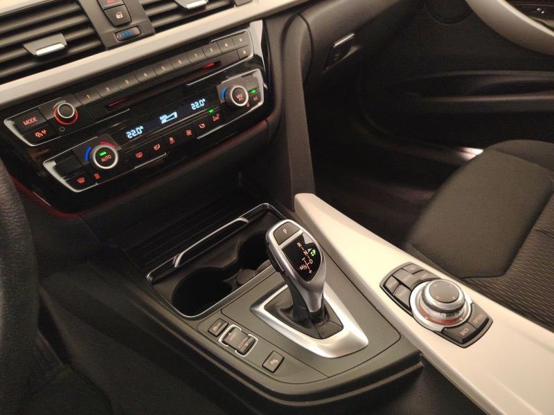 BMW 320d touring xdrive business advantage auto