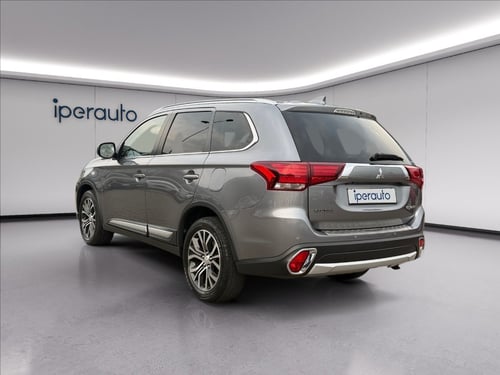 MITSUBISHI Outlander 2.2 instyle plus navi awd 7p.ti auto