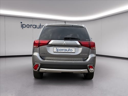 MITSUBISHI Outlander 2.2 instyle plus navi awd 7p.ti auto