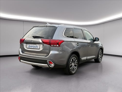 MITSUBISHI Outlander 2.2 instyle plus navi awd 7p.ti auto