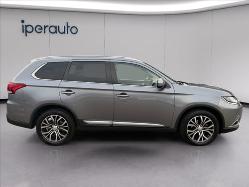 MITSUBISHI Outlander 2.2 instyle plus navi awd 7p.ti auto