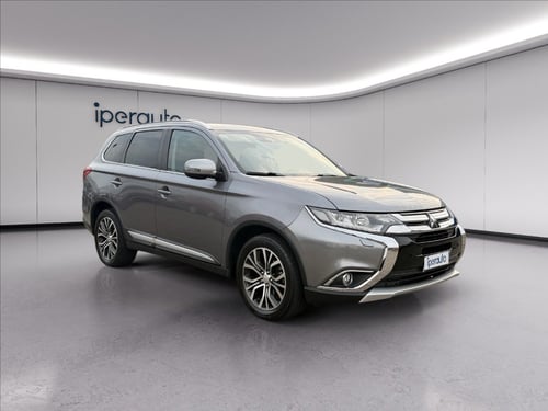 MITSUBISHI Outlander 2.2 instyle plus navi awd 7p.ti auto