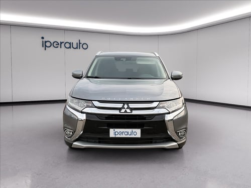 MITSUBISHI Outlander 2.2 instyle plus navi awd 7p.ti auto
