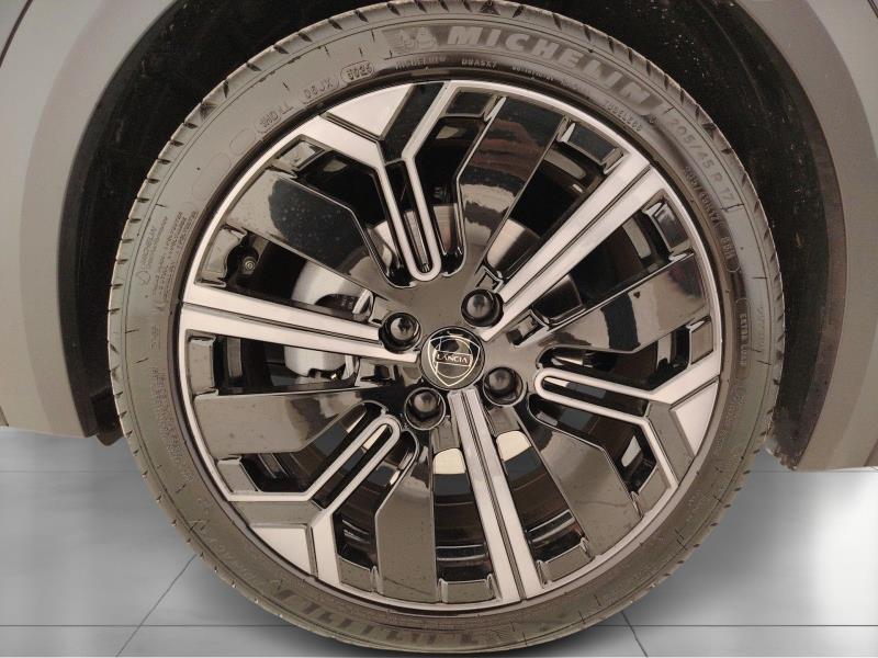 LANCIA Ypsilon 1.2 mhev hf line 110cv e-dct