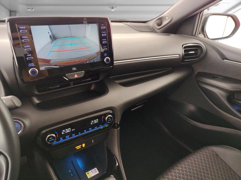 TOYOTA Yaris 1.5h style