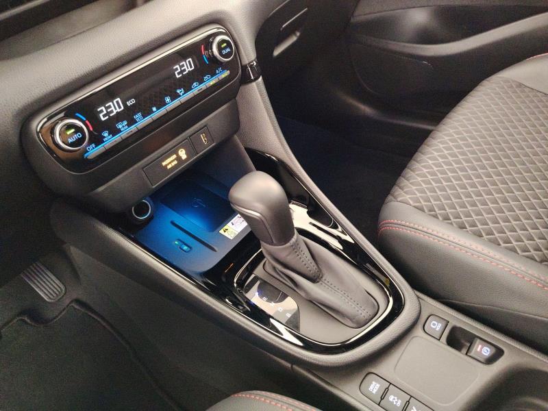 TOYOTA Yaris 1.5h style
