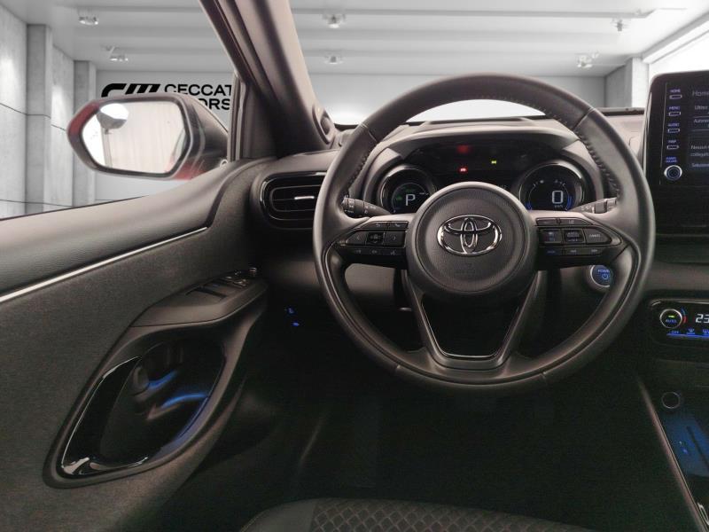 TOYOTA Yaris 1.5h style
