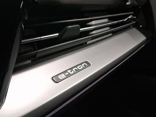 AUDI Q4 e-tron 40 business advanced
