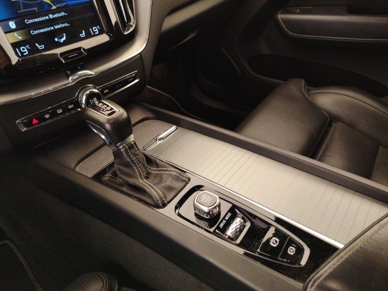 VOLVO Xc60 2.0 t5 r-design awd geartronic