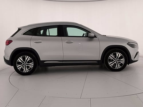 MERCEDES Gla 180 d progressive advanced plus auto