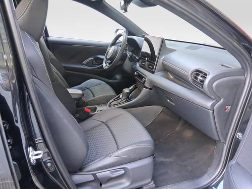 TOYOTA Yaris 1.5h 130 lounge