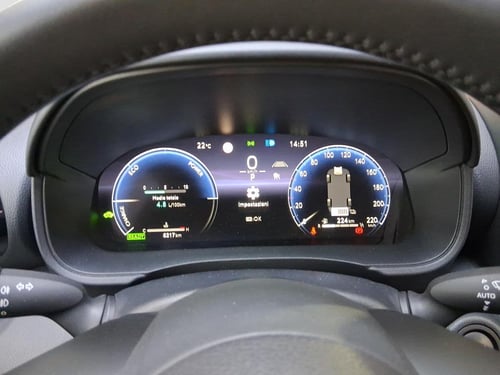 TOYOTA Yaris 1.5h 130 lounge