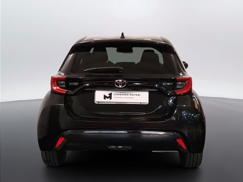 TOYOTA Yaris 1.5h 130 lounge