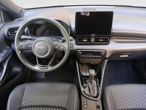 TOYOTA Yaris 1.5h 130 lounge